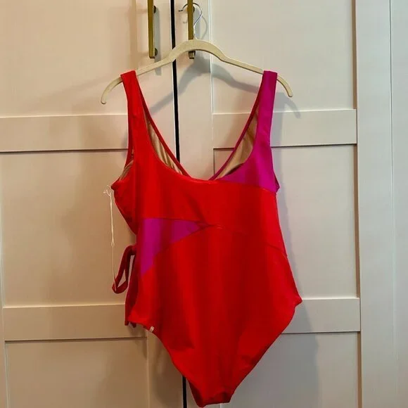 NWT Summersalt The Perfect Wrap One-Piece Swimsuitin Hibiscus/Grapefruit, Sz 18 - Picture 4 of 7